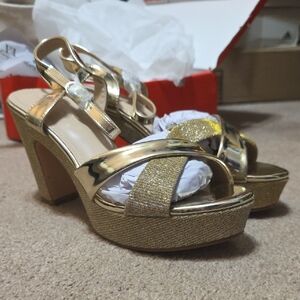 Elegant Gold Platform Heels